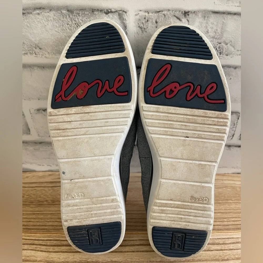 Women’s Ellen Degeneres LOVE Jean colored slip on moccasin loafer flats Size 6.5 - Picture 2 of 3